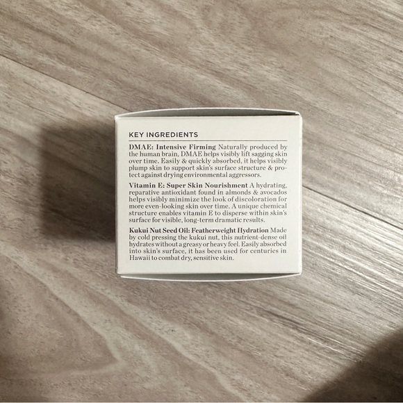 Perricone MD FACE FINISHING & FIRMING MOISTURIZER - Picture 2 of 3